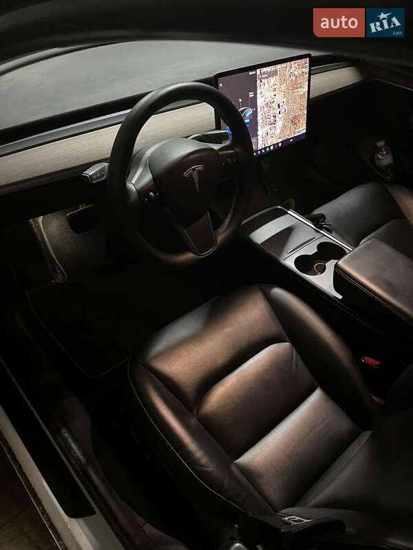 Седан Tesla Model 3 2021 в Львові фото 3 Седан Tesla Model 3 2021 в Львові