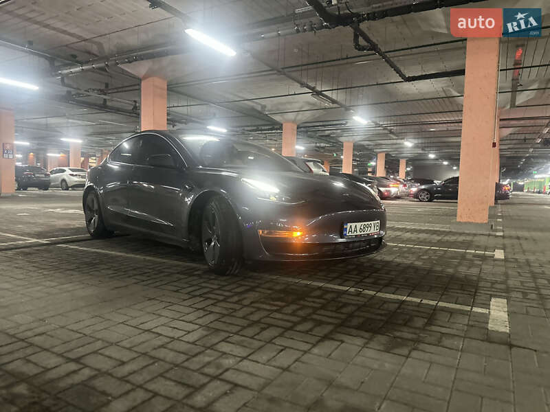 Седан Tesla Model 3 2022 в Києві