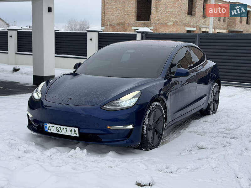 Седан Tesla Model 3 2018 в Івано-Франківську