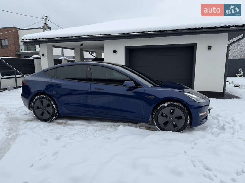 Седан Tesla Model 3 2018 в Івано-Франківську