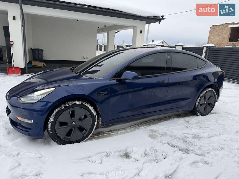 Седан Tesla Model 3 2018 в Івано-Франківську