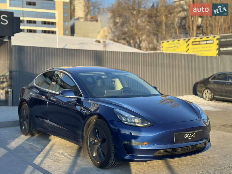 Седан Tesla Model 3 2019 в Киеве