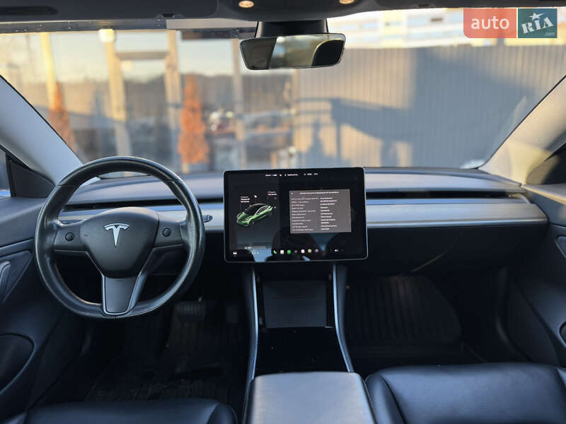 Седан Tesla Model 3 2019 в Киеве