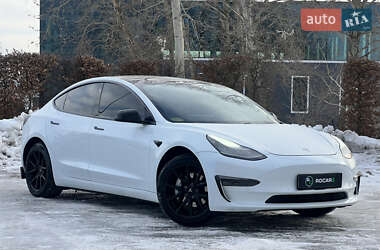 Седан Tesla Model 3 2020 в Киеве