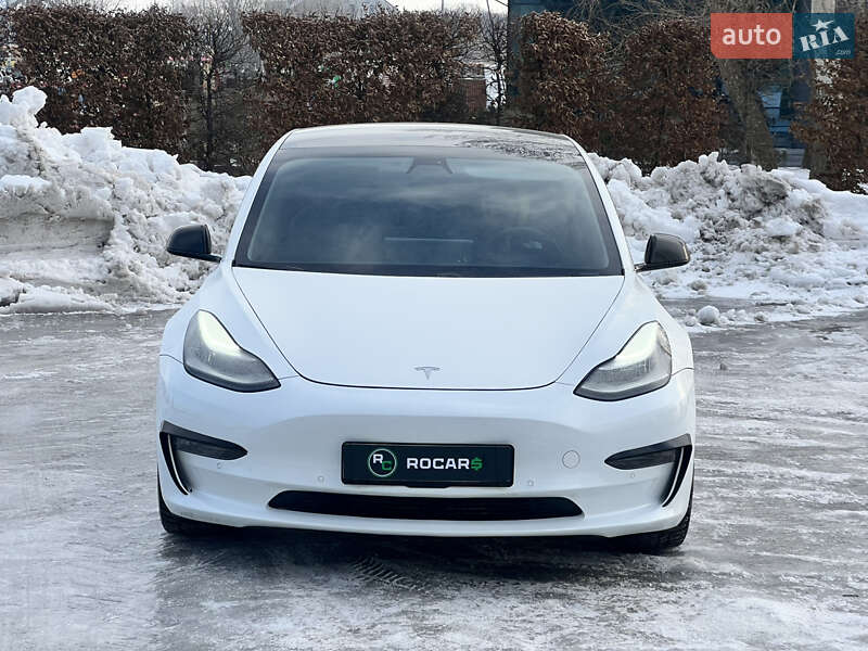 Седан Tesla Model 3 2020 в Києві