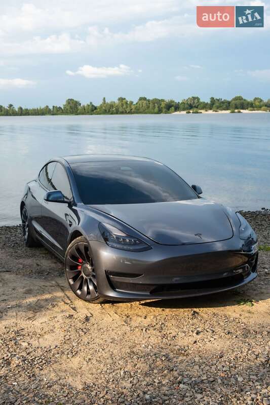 Tesla Model 3 2020