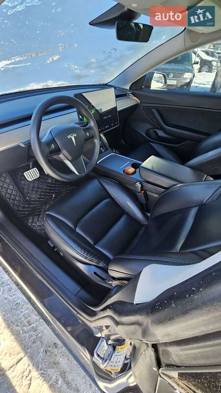Седан Tesla Model 3 2020 в Києві