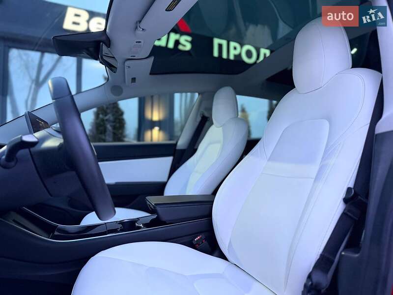 Седан Tesla Model 3 2020 в Львові фото 16 Седан Tesla Model 3 2020 в Львові