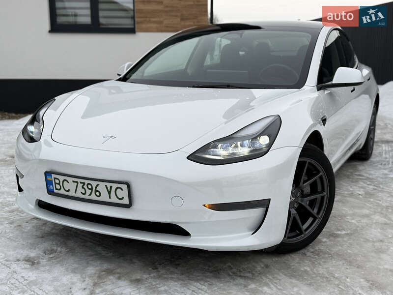 Седан Tesla Model 3 2023 в Стрые