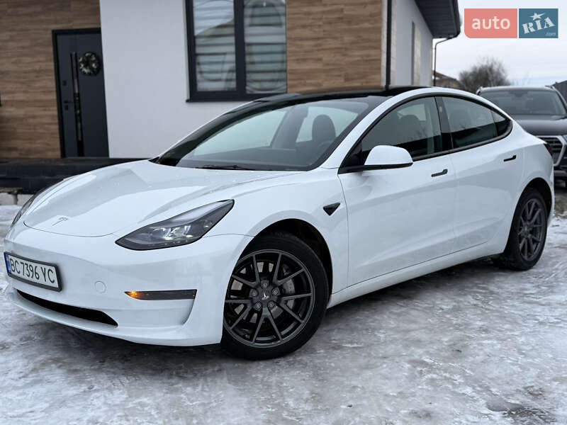 Седан Tesla Model 3 2023 в Стрые