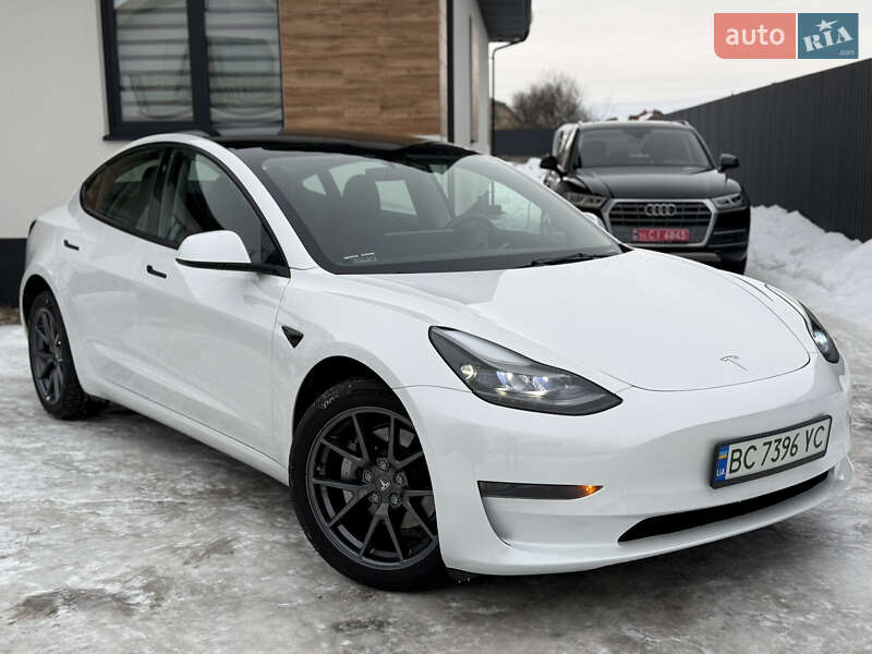 Седан Tesla Model 3 2023 в Стрые