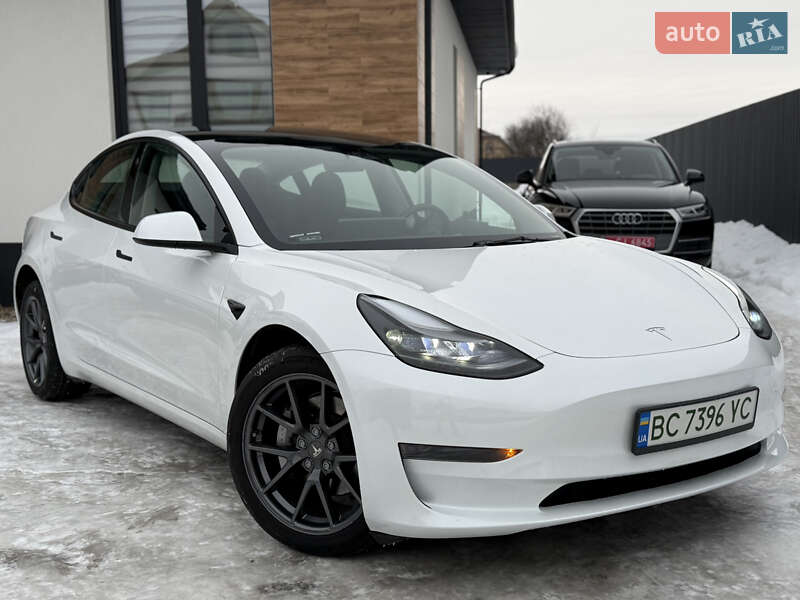 Седан Tesla Model 3 2023 в Стрые