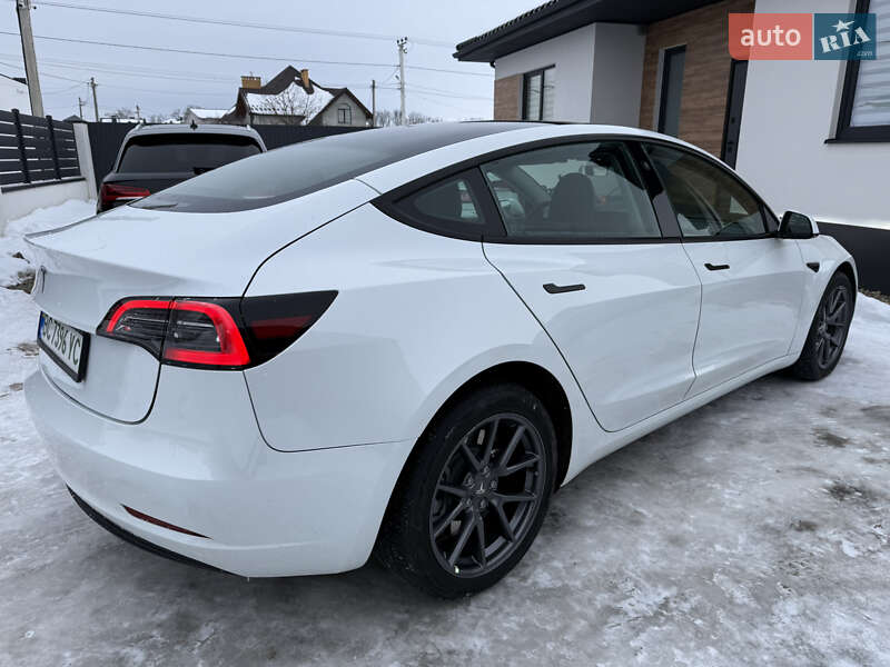 Седан Tesla Model 3 2023 в Стрые