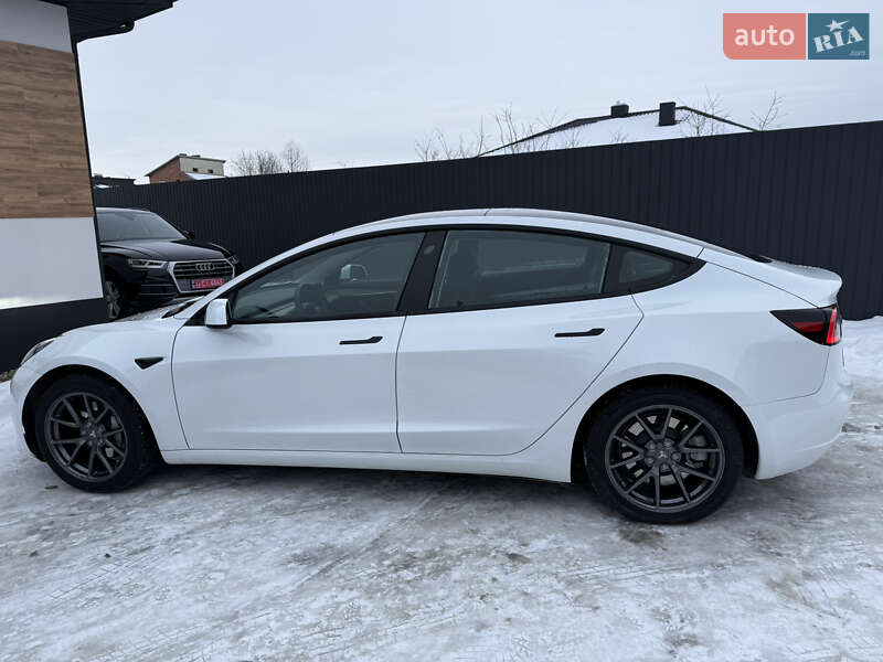 Седан Tesla Model 3 2023 в Стрые
