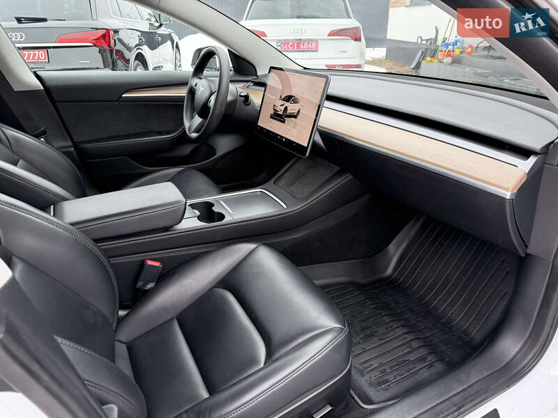 Седан Tesla Model 3 2023 в Стрые