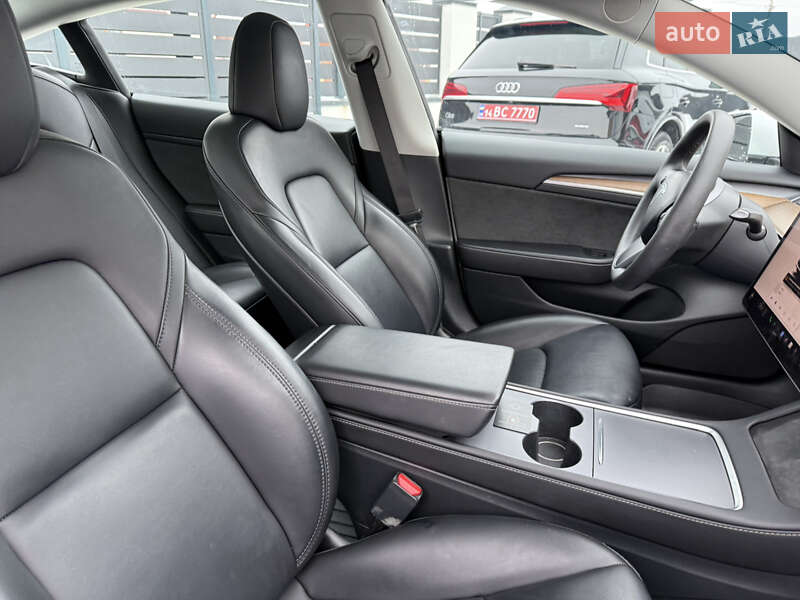 Седан Tesla Model 3 2023 в Стрые