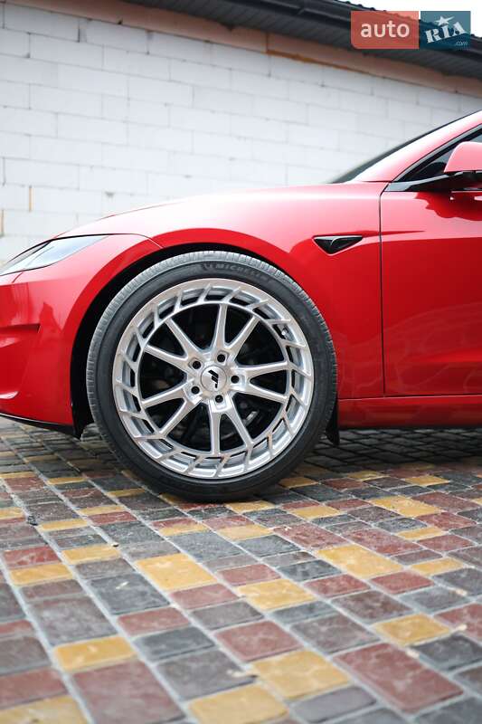 Седан Tesla Model 3 2024 в Днепре