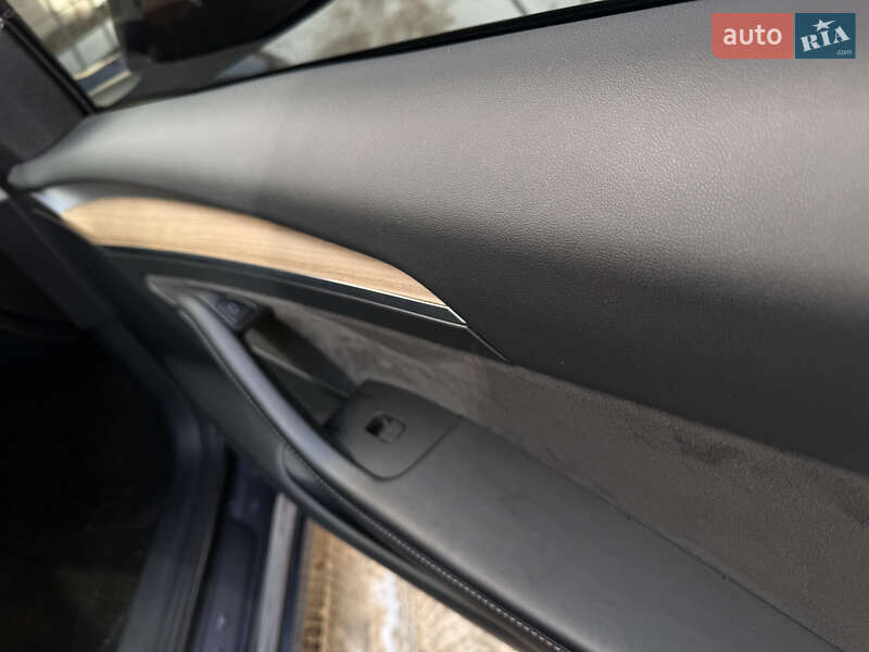 Седан Tesla Model 3 2021 в Одессе