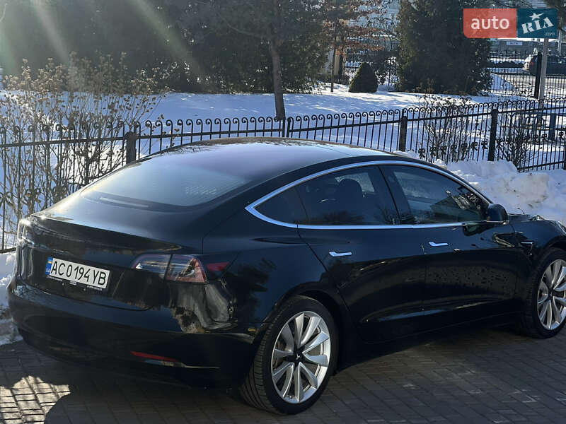 Седан Tesla Model 3 2018 в Луцке