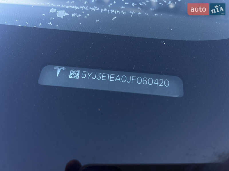 Седан Tesla Model 3 2018 в Луцке