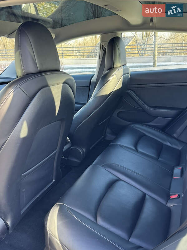 Седан Tesla Model 3 2022 в Дніпрі