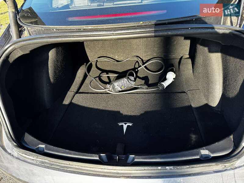 Седан Tesla Model 3 2022 в Дніпрі