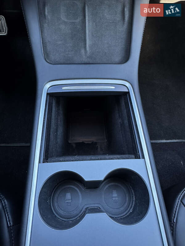 Седан Tesla Model 3 2022 в Дніпрі