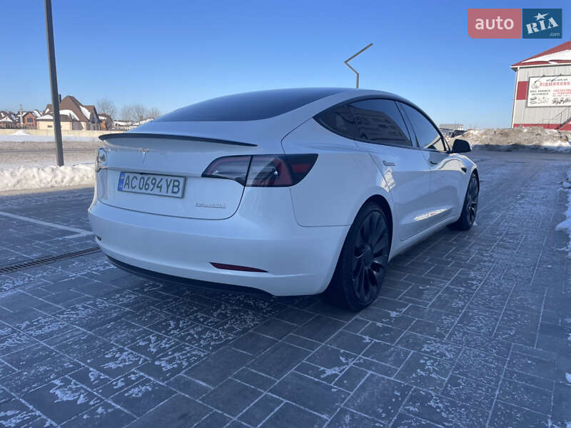 Седан Tesla Model 3 2023 в Луцке