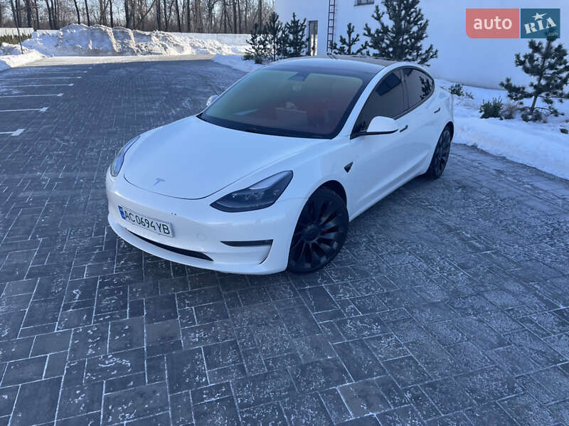 Седан Tesla Model 3 2023 в Луцке