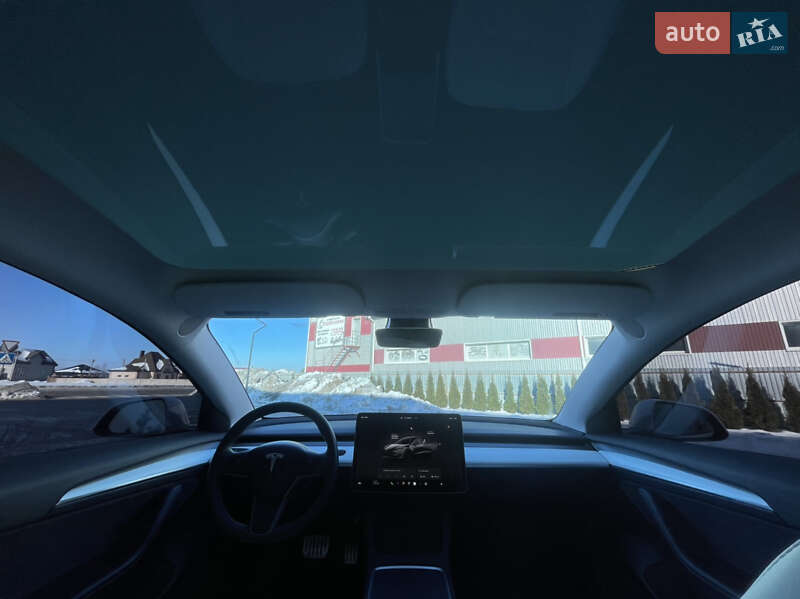 Седан Tesla Model 3 2023 в Луцке