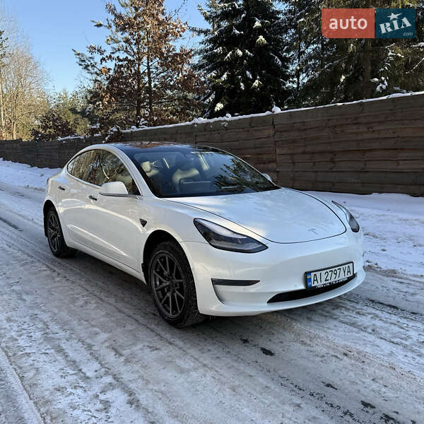 Седан Tesla Model 3 2018 в Києві