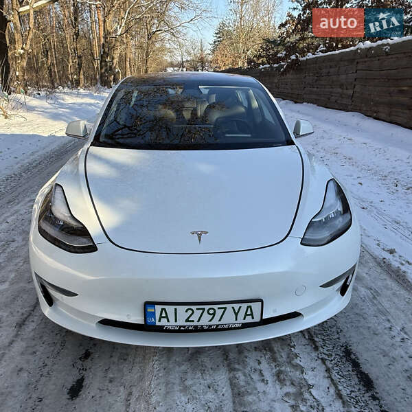 Седан Tesla Model 3 2018 в Києві