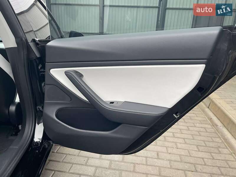 Седан Tesla Model 3 2020 в Харкові