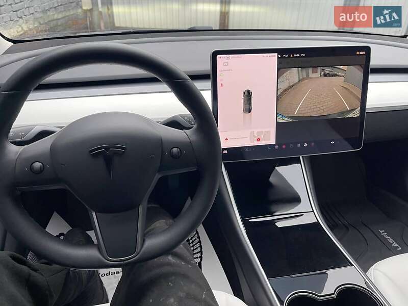 Седан Tesla Model 3 2020 в Харькове