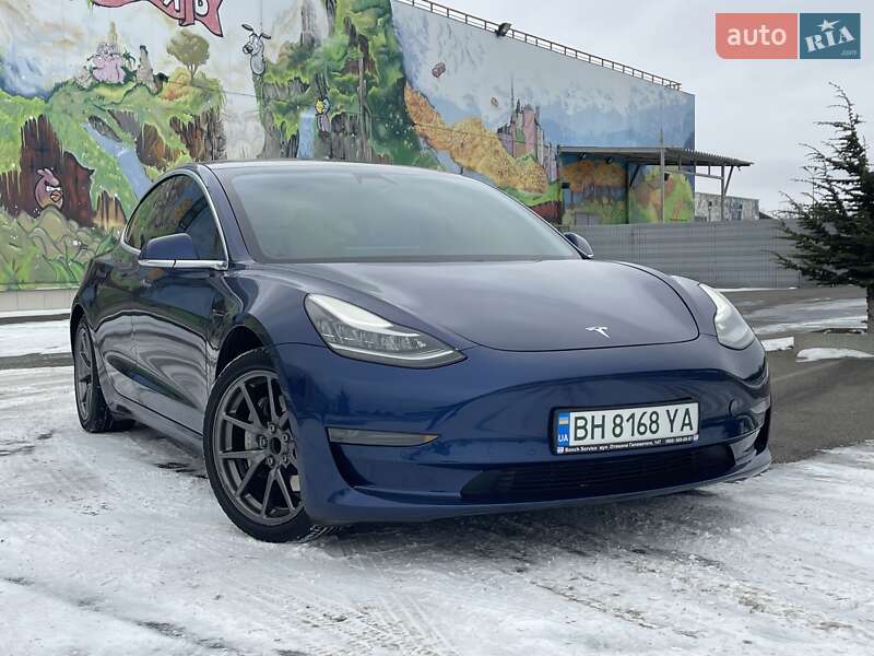 Седан Tesla Model 3 2019 в Одесі