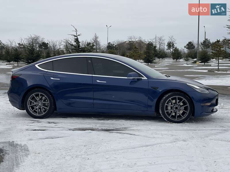Седан Tesla Model 3 2019 в Одесі