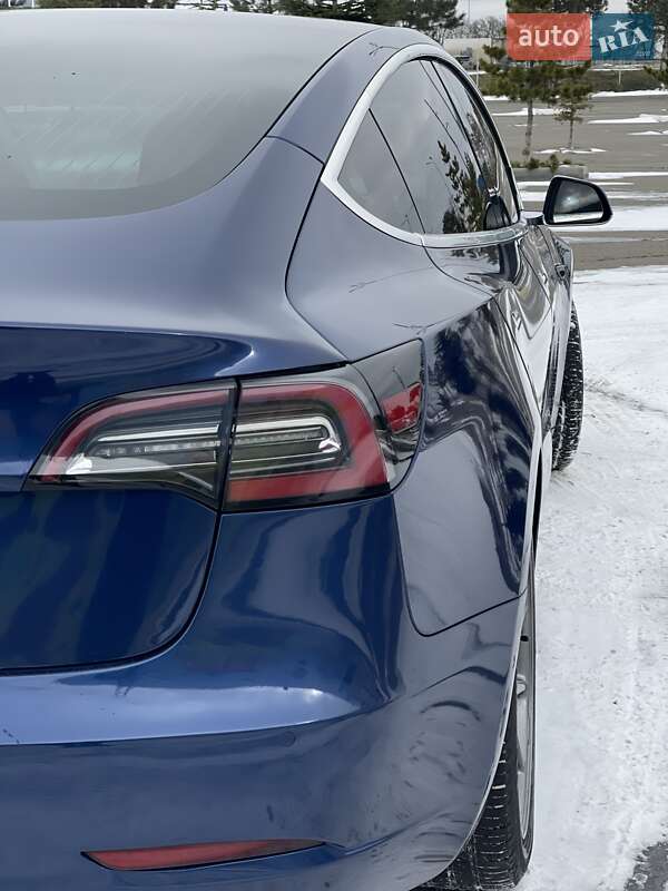 Седан Tesla Model 3 2019 в Одесі
