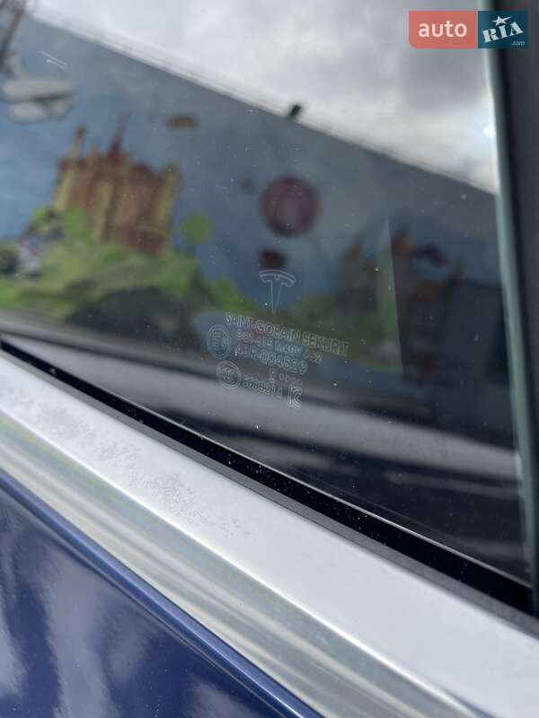 Седан Tesla Model 3 2019 в Одесі