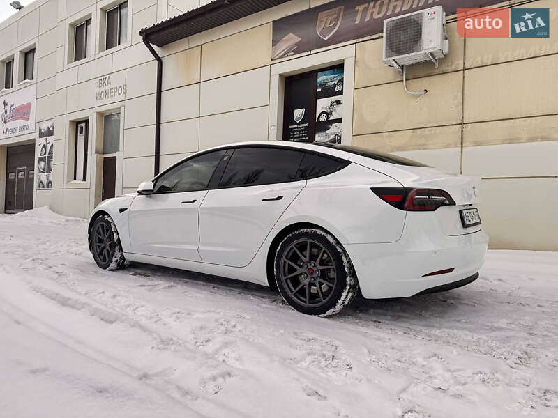 Седан Tesla Model 3 2021 в Днепре