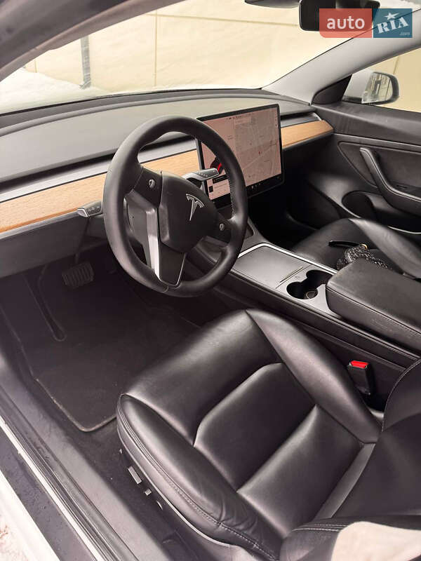 Седан Tesla Model 3 2021 в Днепре