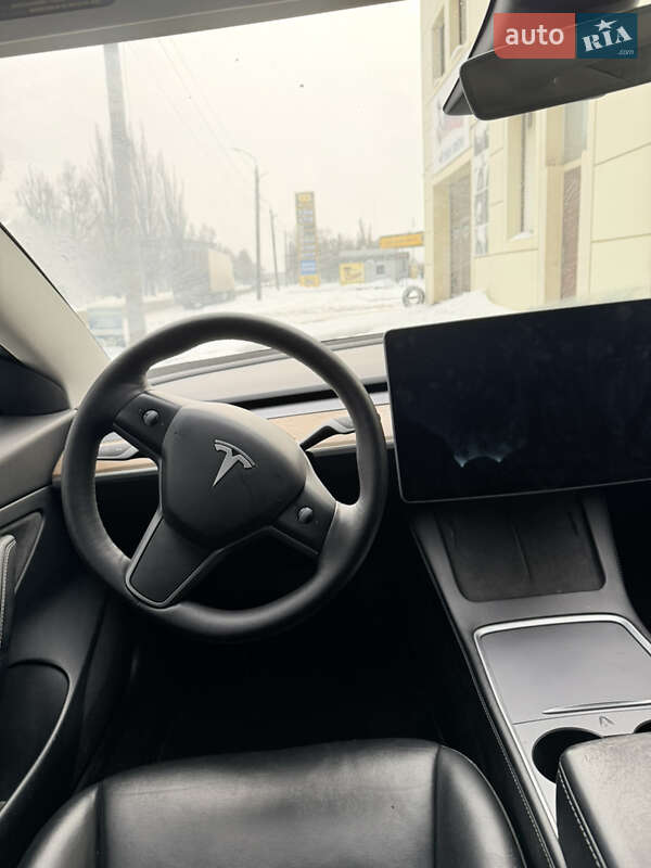 Седан Tesla Model 3 2021 в Днепре