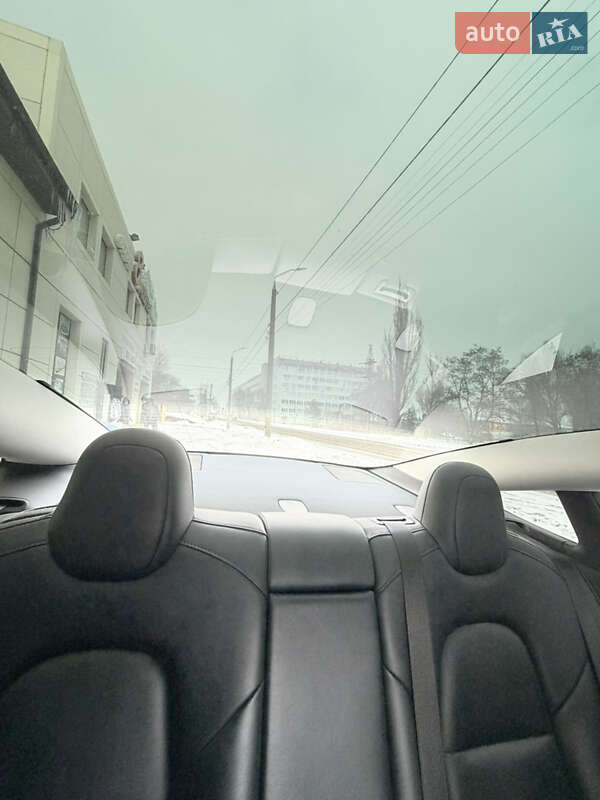 Седан Tesla Model 3 2021 в Днепре