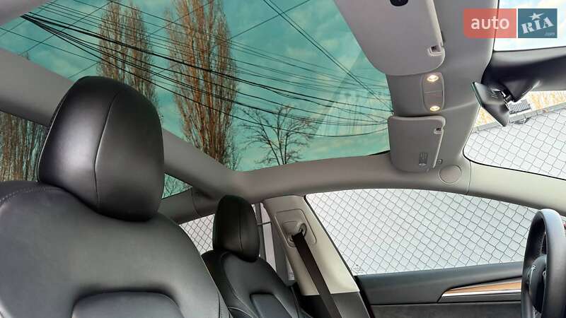 Седан Tesla Model 3 2022 в Одесі