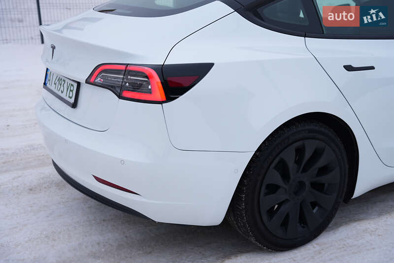 Седан Tesla Model 3 2020 в Києві