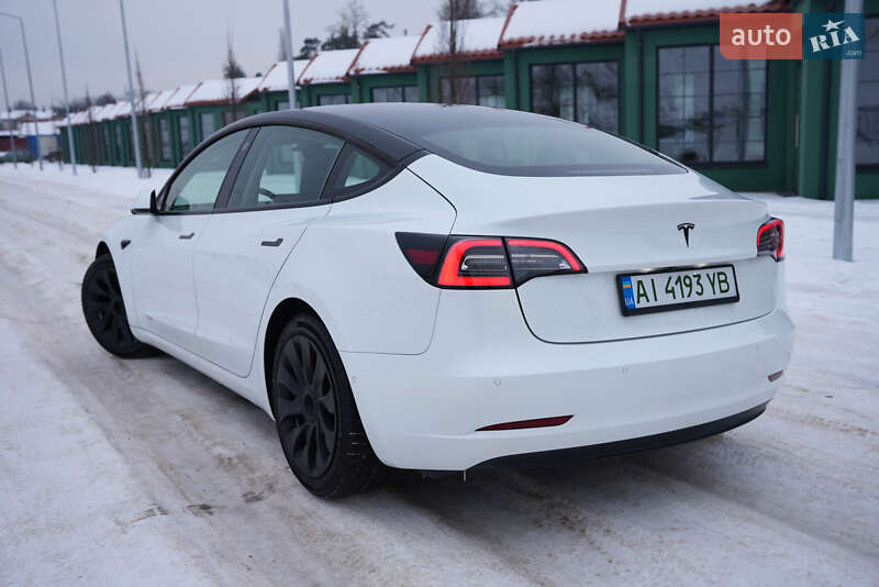 Седан Tesla Model 3 2020 в Києві