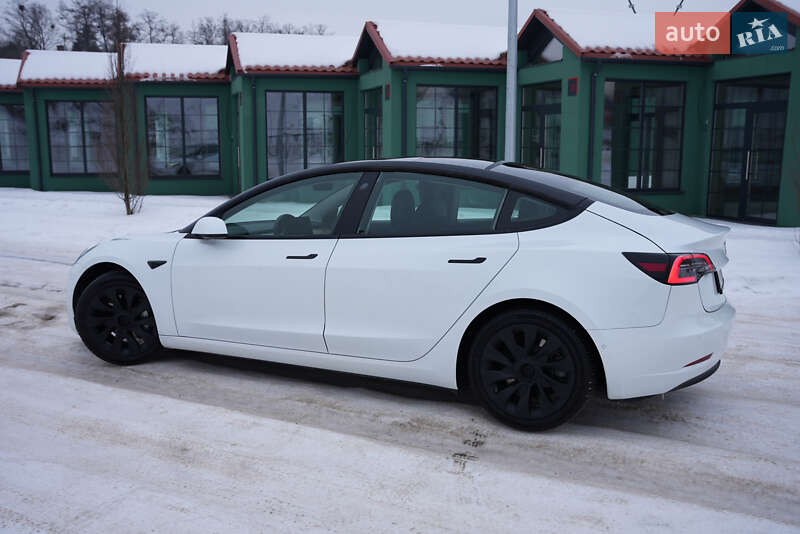 Седан Tesla Model 3 2020 в Києві