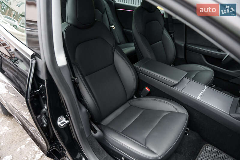 Седан Tesla Model 3 2025 в Києві фото 45 Седан Tesla Model 3 2025 в Києві