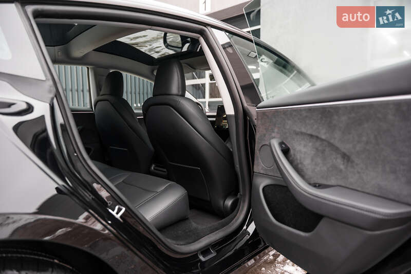 Седан Tesla Model 3 2025 в Києві фото 47 Седан Tesla Model 3 2025 в Києві