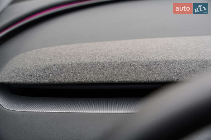 Седан Tesla Model 3 2025 в Києві фото 58 Седан Tesla Model 3 2025 в Києві