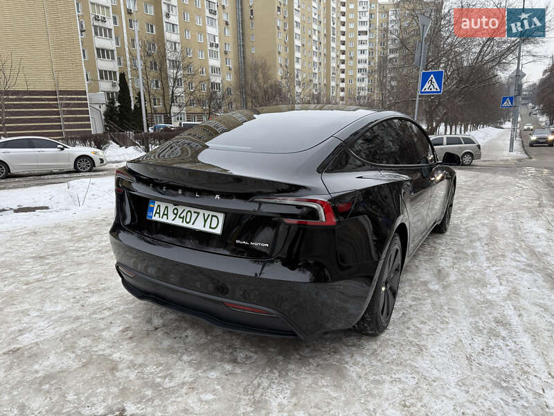 Седан Tesla Model 3 2024 в Києві